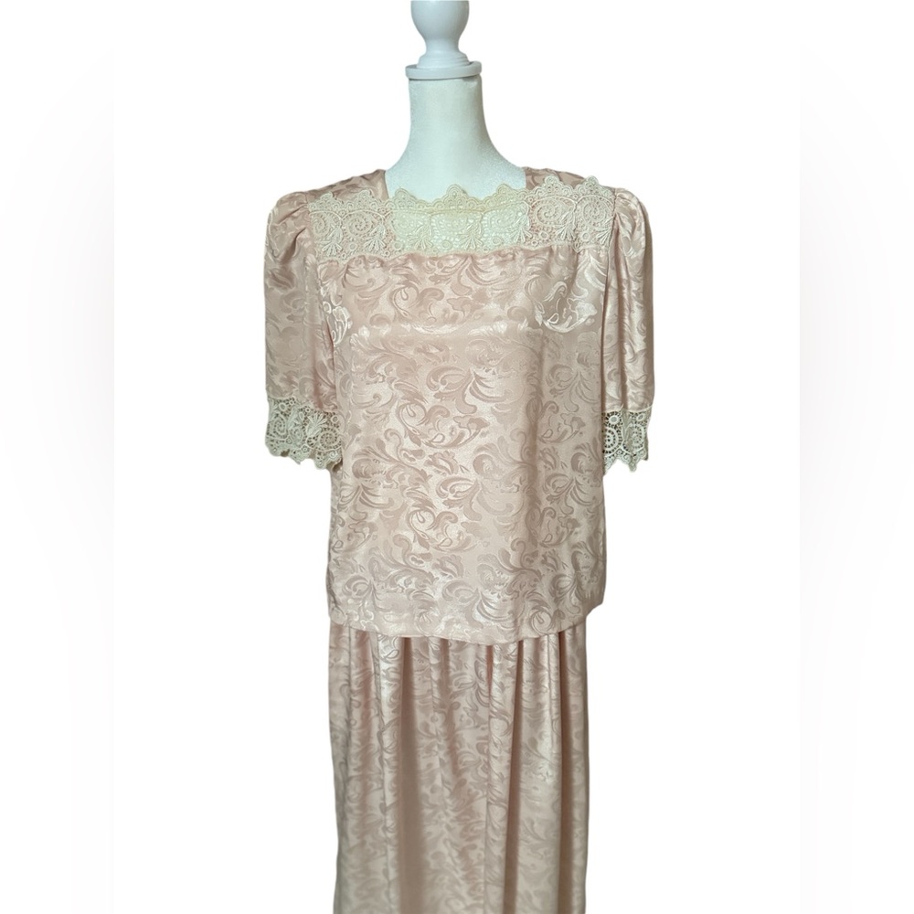 Vintage Lizzy & Johnny Tiered Lace Trim Dress - Picture 4 of 9